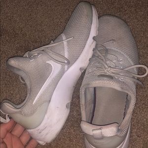 Women’s Nike tennis shoes all white size 6